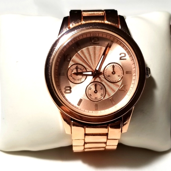 ROSE GOLD FASHION WATCH - LARGE FACE - Picture 6 of 9